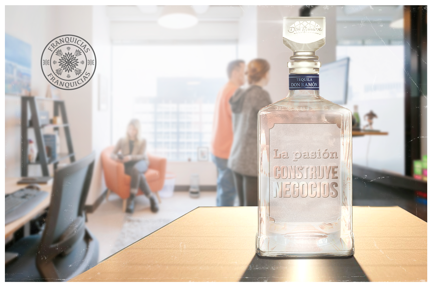 botella de tequila don ramon personalizado en un ambiente de ventas y negocios
