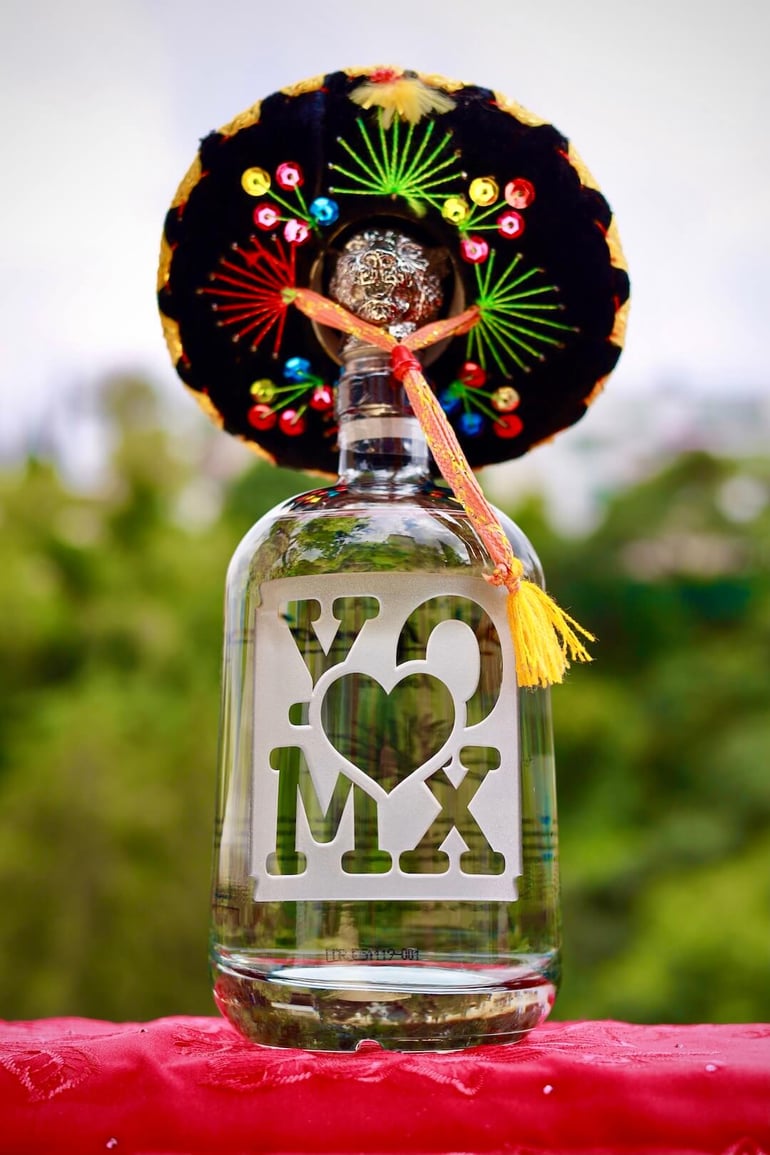 Botella de tequila personalizada para fiestas patrias