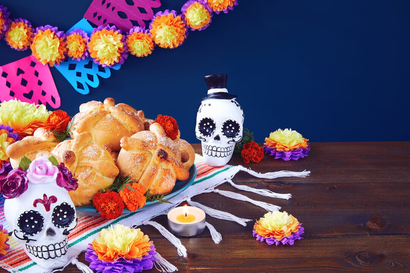 dia de muertos en mexico mezcal  y tequila