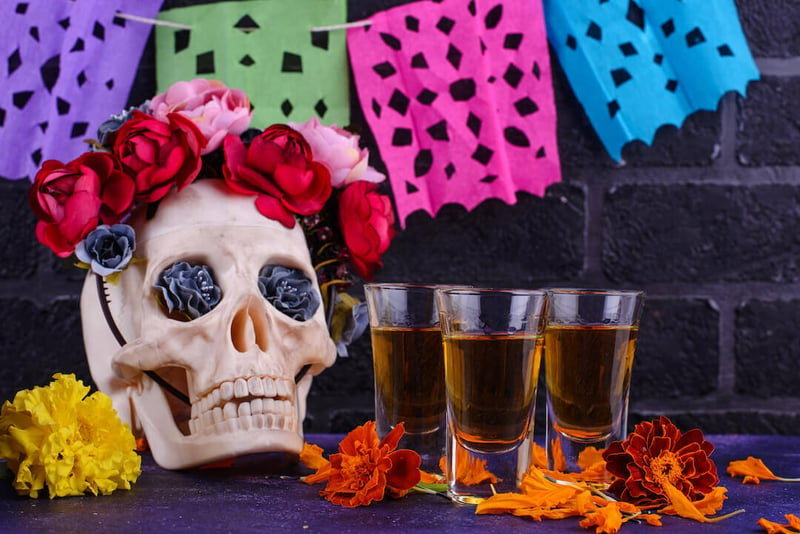 mezcal y dia de muertos