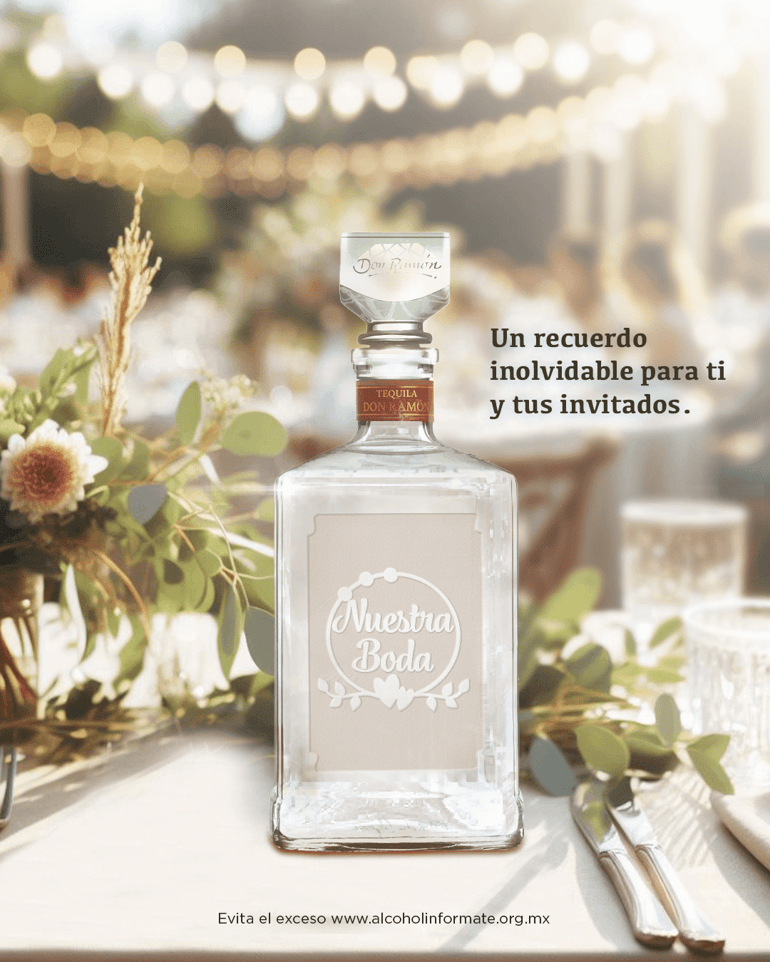 botella de tequila don ramon personalizado con frase que dice un recuerdo inolvidable para ti y  tus invitados