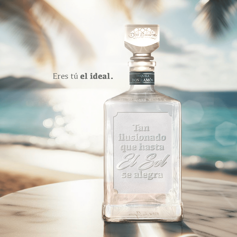 botella de tequila don ramon personalizado plata platinium en la playa