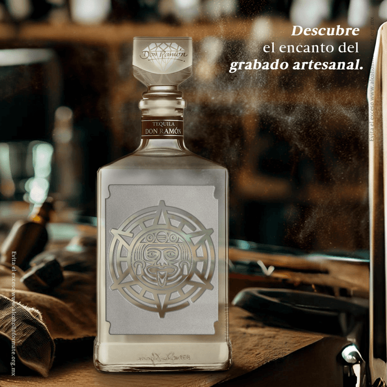 botella de tequila don ramon plata platinium con grabado mexicano