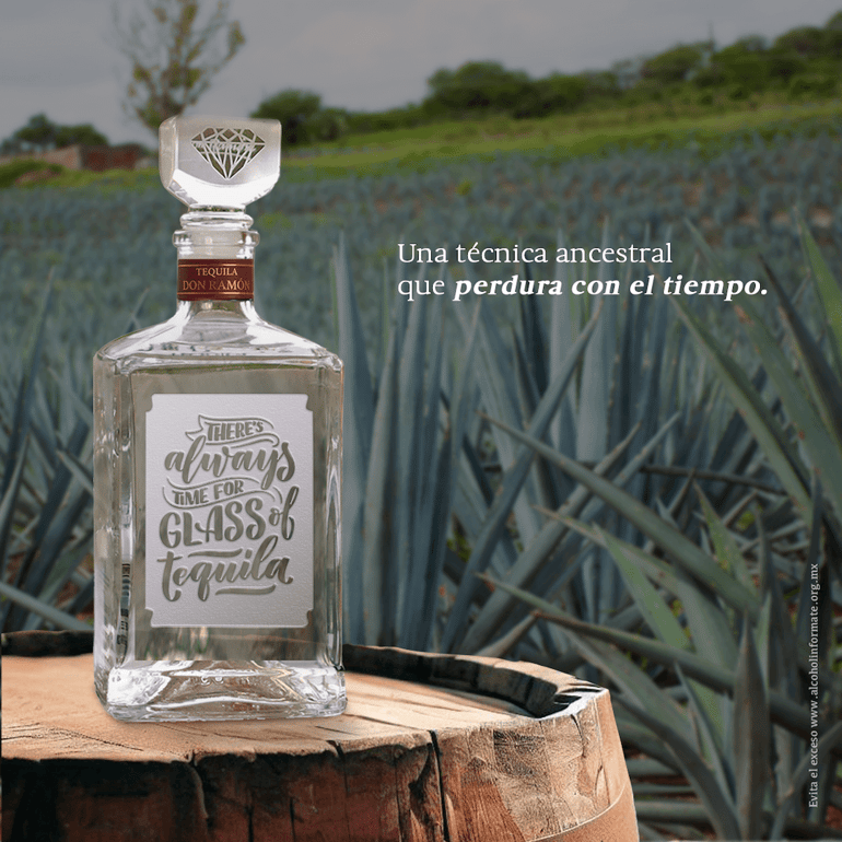 tequila don ramon personalizado en campos de agave con frase aspiracional