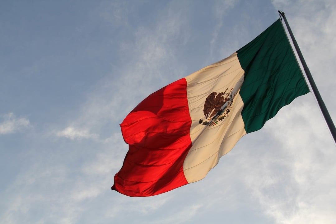 the-large-mexican-flag-in-the-zocalo-mexico-city-2023-11-27-05-33-08-utc